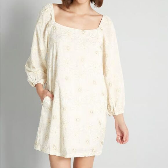 Traffic People Dresses & Skirts - NWT TRAFFIC PEOPLE White mini dress w/embroidery, Size M, Vintage, Cotton